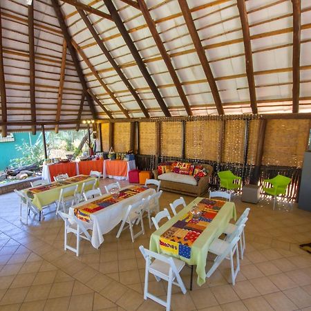 Flatdog Lodge Victoria Falls Extérieur photo
