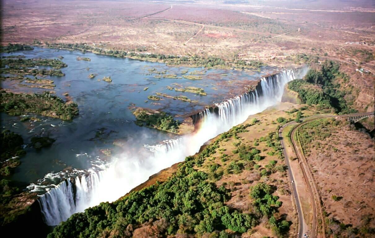 Flatdog Lodge Victoria Falls Extérieur photo