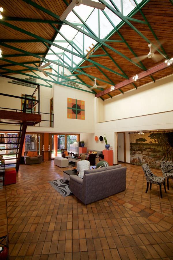 Flatdog Lodge Victoria Falls Extérieur photo